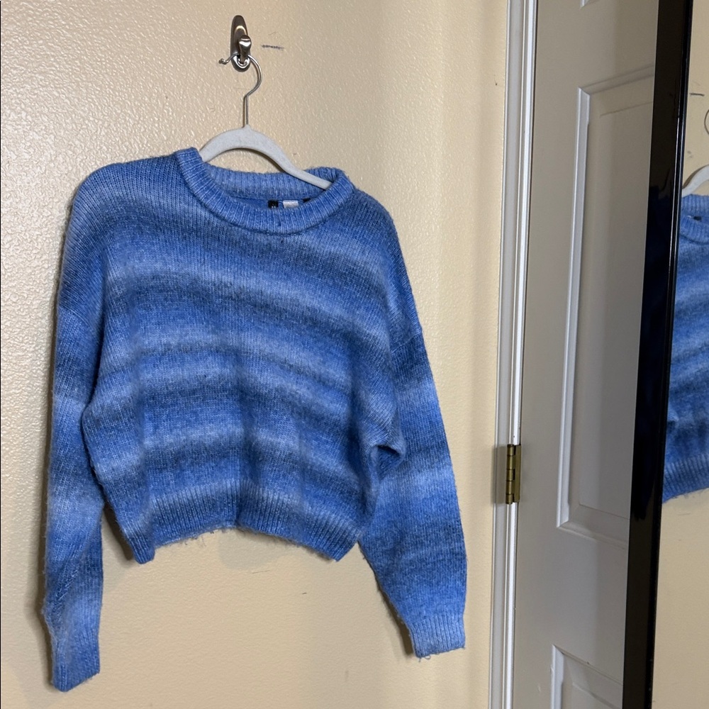 GAP Women's Blue Gradient Sweater